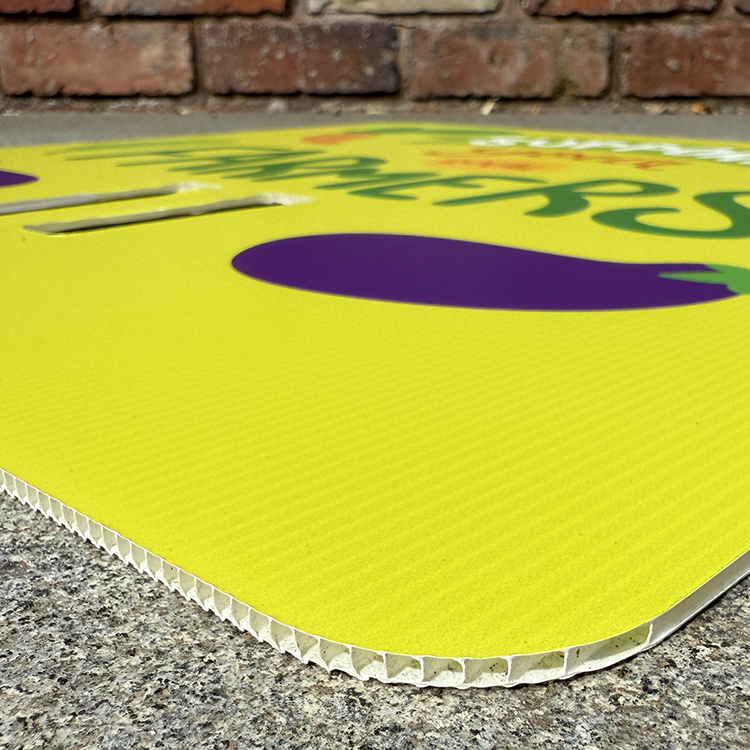 A picture showing the internal corrugation on the hand held placard sign